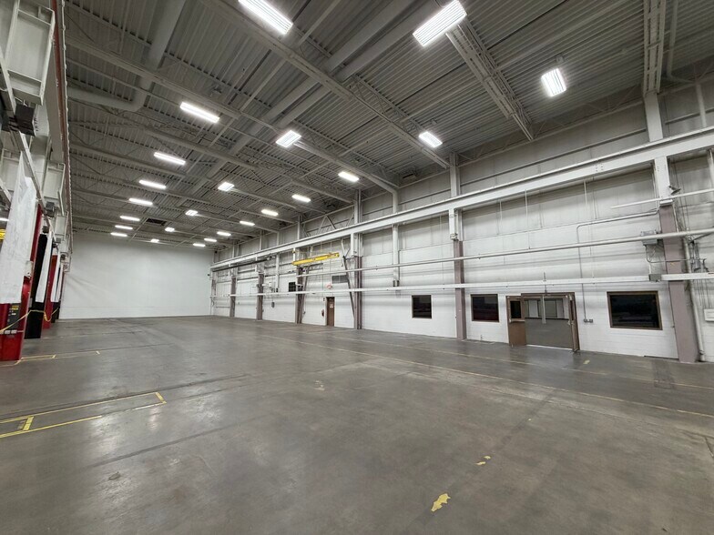 More Photos Of 975 Lombardi Ave, Green Bay Manufacturing For Lease
