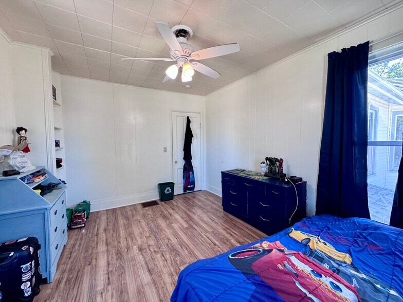 More Photos Of 1415 4th St, Fulton Storefront Retail Residential For Sale