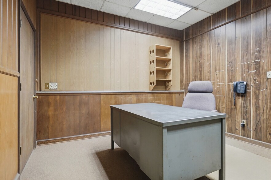 More Photos Of 401 Hodges Ave, Albany Industrial For Sale