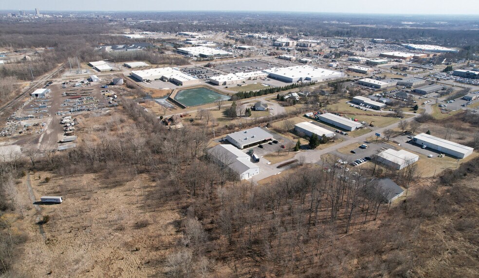 More Photos Of 815 Lawrence Dr, Fort Wayne Land For Lease