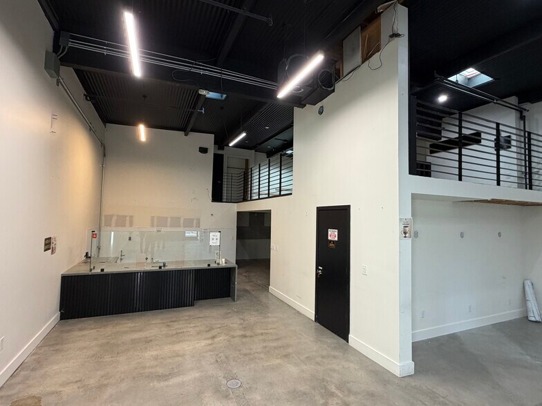 More Photos Of 2092 Concourse Dr, San Jose General Retail For Sale