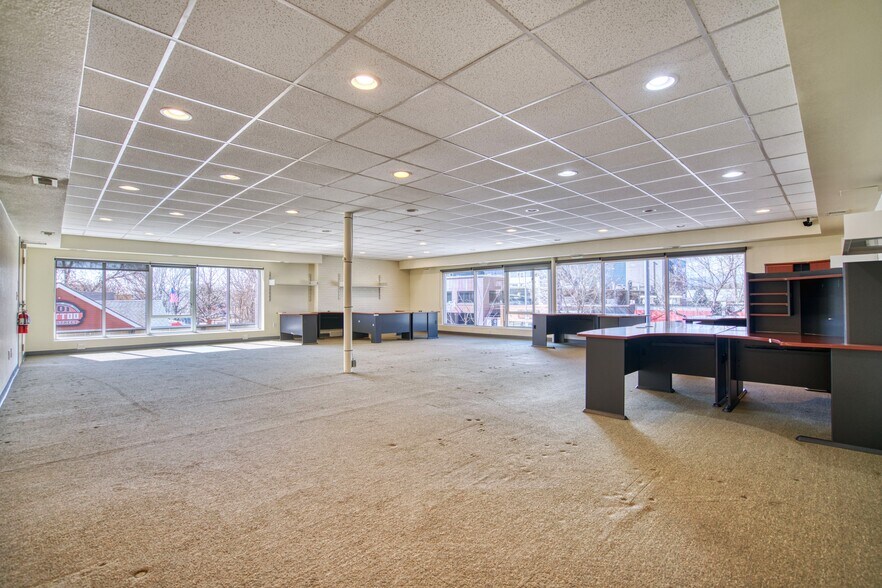 More Photos Of 724 Main Street Plaza, Longmont Storefront Retail Office For Sale