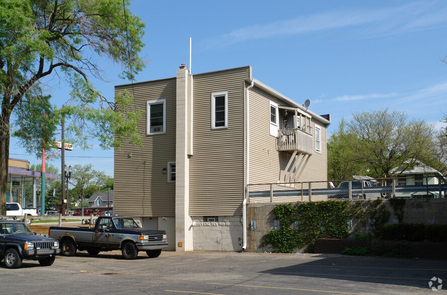 More Photos Of 2200 E Michigan Ave, Lansing Coworking Space