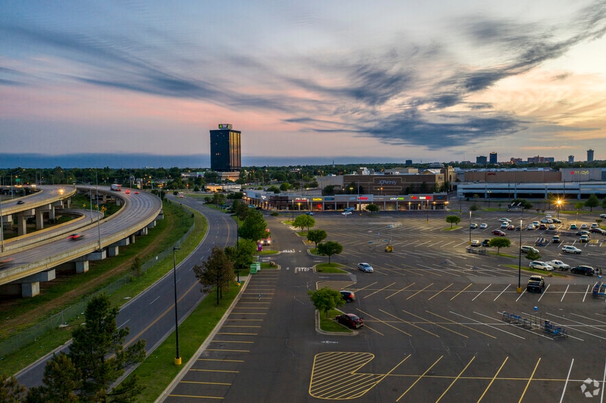 More Photos Of 1900 NW Expressway, Oklahoma City Office For Lease