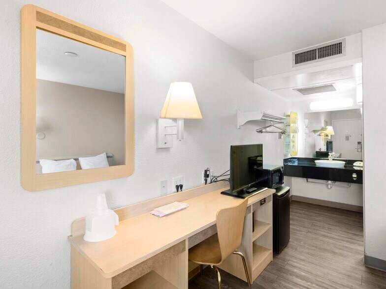 More Photos Of 1150 Wilkins Cir, Casper Hotel For Sale