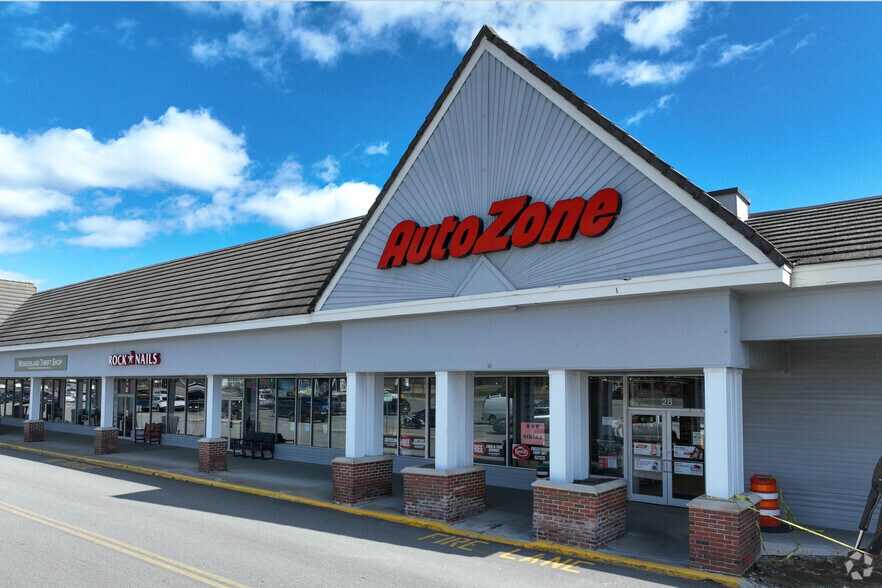 More Photos Of 28 Portsmouth Ave, Stratham Freestanding For Lease