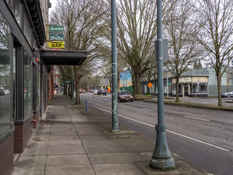 More Photos Of 317 NE Sacramento St, Portland Office For Sale