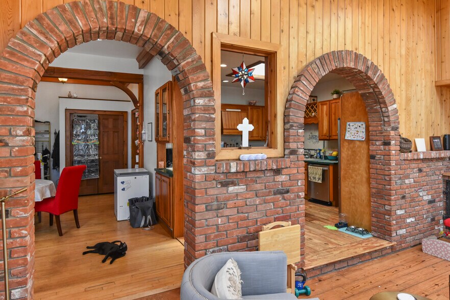 More Photos Of 9 River St, Saranac Lake Apartments For Sale