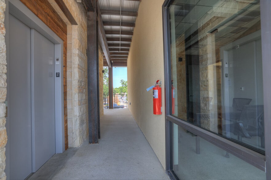 More Photos Of 207 E San Antonio St, New Braunfels Loft Creative Space For Lease