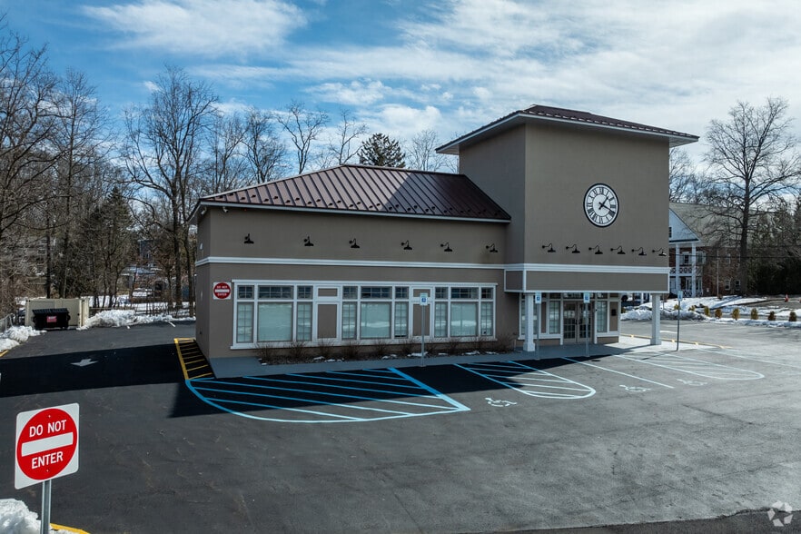 More Photos Of 10 Johnsons Ln, New City Medical For Sale