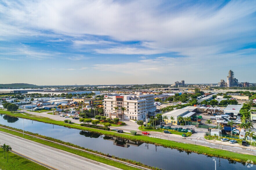 More Photos Of 12484 NW South River Dr, Medley Hotel For Lease