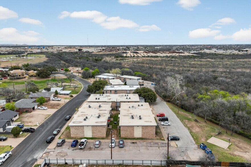More Photos Of 1707-1717 Greenwood St, San Angelo Apartments For Sale
