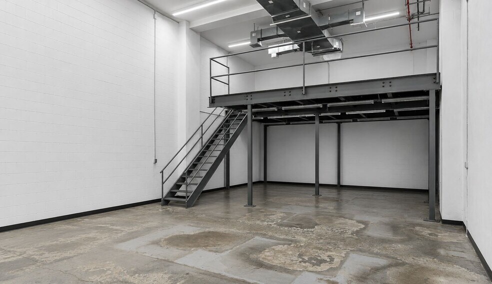 More Photos Of 3718 57th St, Woodside Distribution For Sale