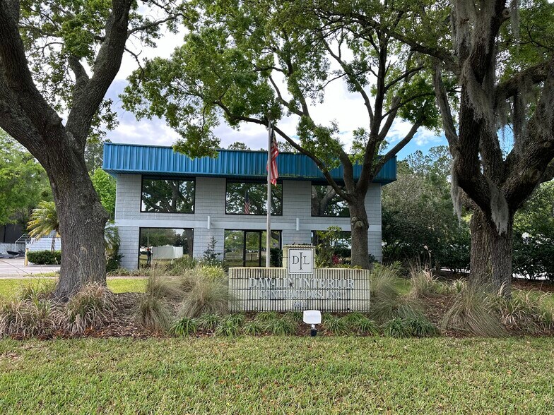 More Photos Of 6811 Phillips Industrial Blvd, Jacksonville Flex For Lease