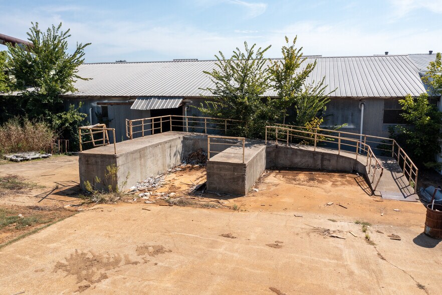 More Photos Of 440 Frankston St, Jacksonville Warehouse For Sale