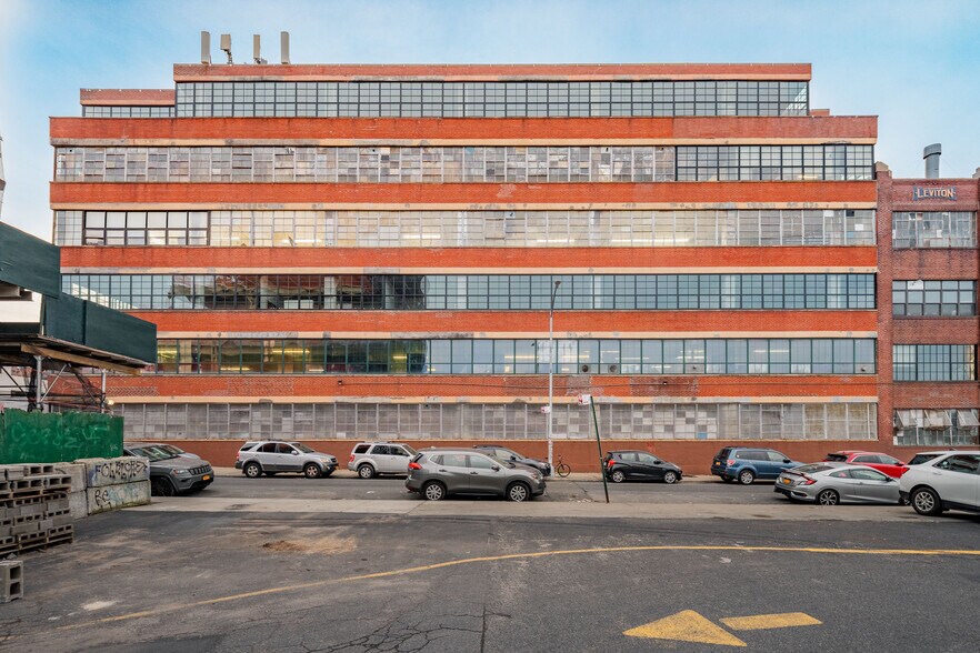 More Photos Of 236-276 Greenpoint Ave, Brooklyn Unknown For Lease