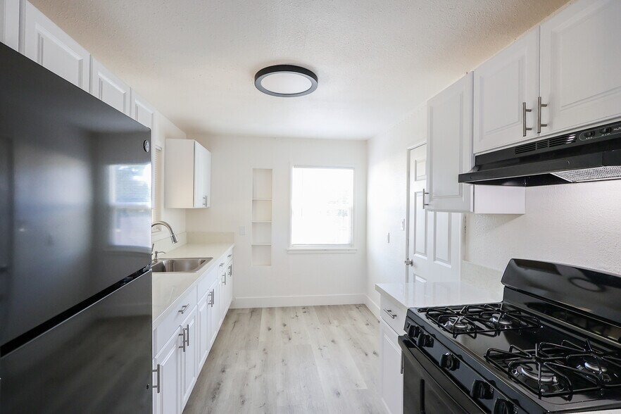 More Photos Of 2652 21st Ave, Sacramento Apartments For Sale