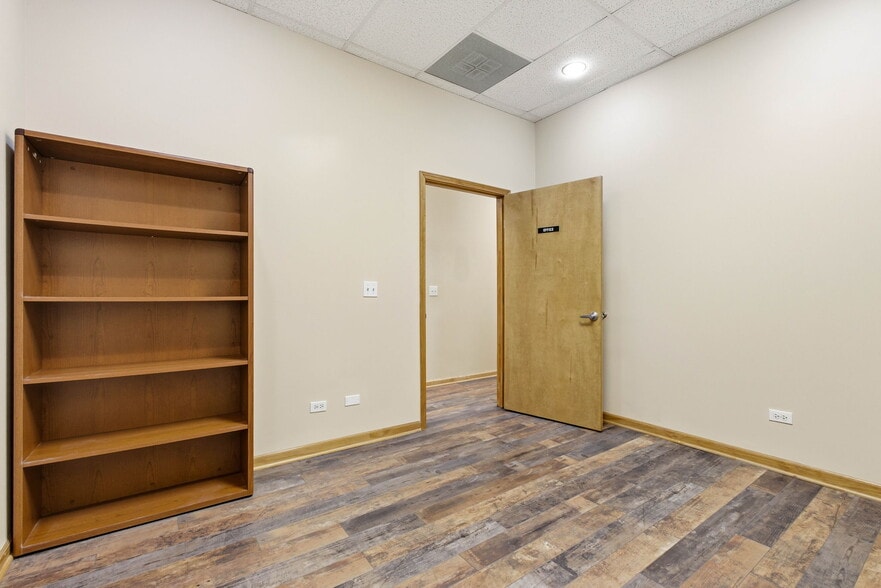 More Photos Of 2505-2507 N Halsted St, Chicago Storefront Retail Residential For Sale