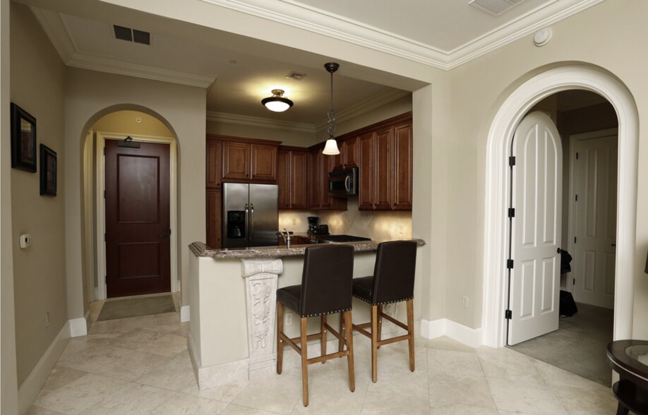 More Photos Of 2121 S Hiawassee Rd, Orlando Apartments For Lease