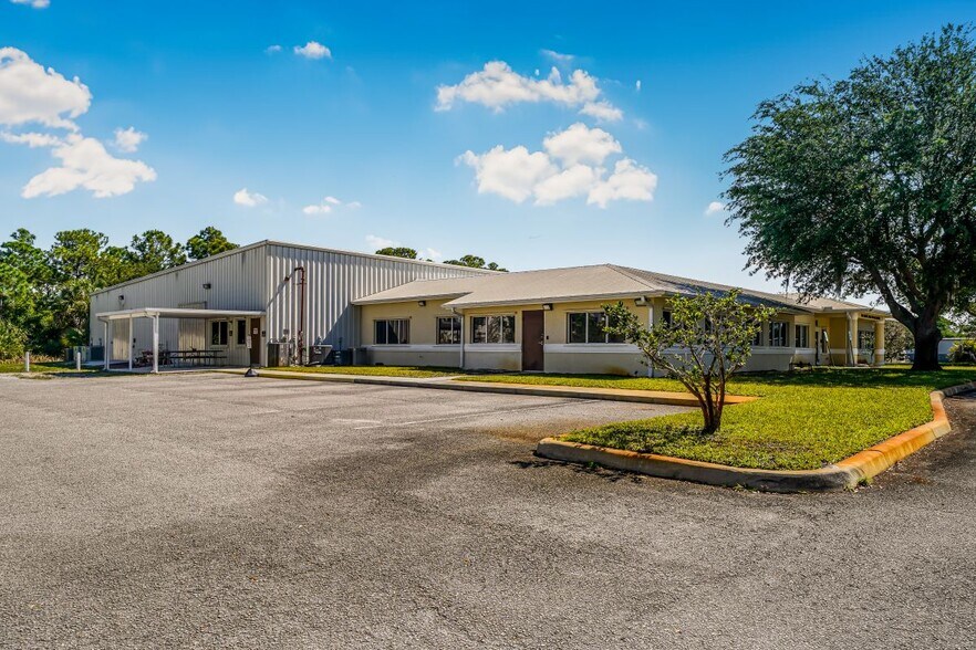 More Photos Of 1601 NE Success Dr, Jensen Beach Manufacturing For Sale