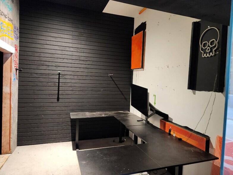 More Photos Of 2020 Placentia Ave, Costa Mesa Manufacturing For Lease