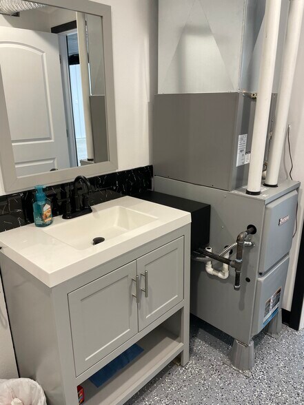 More Photos Of 900 W 25th St, South Sioux City Warehouse For Lease