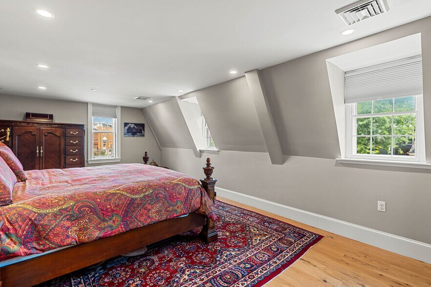 More Photos Of 314 Essex St, Salem Specialty For Sale