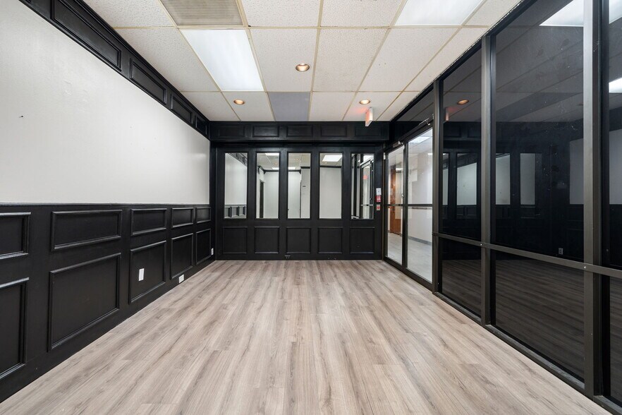 More Photos Of 1925 E Belt Line Rd, Carrollton Office For Lease