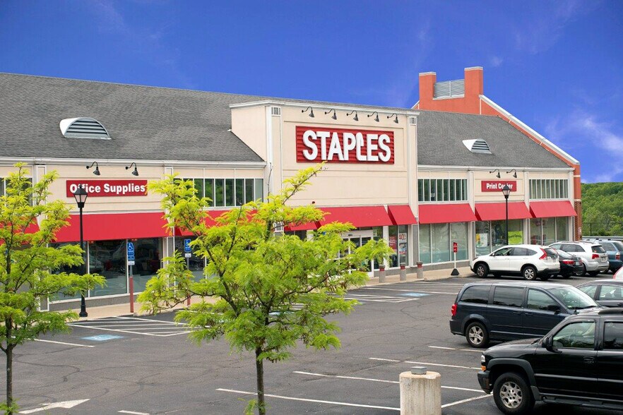 More Photos Of 73-129 Turnpike St, North Andover Unknown For Lease