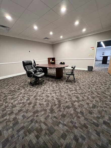 More Photos Of 337 NC Hwy 68, Greensboro Warehouse For Sale