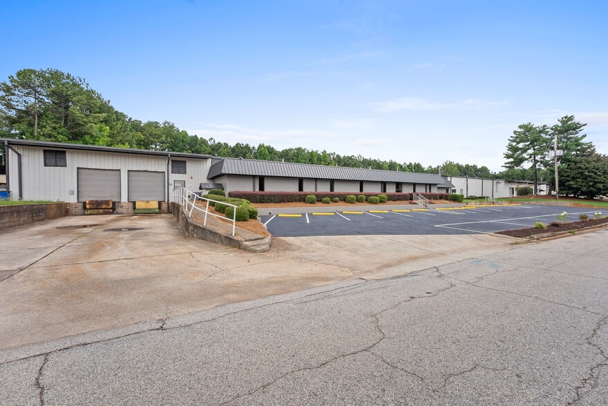 More Photos Of 154 Industrial Park Cir, Lawrenceville Manufacturing For Lease