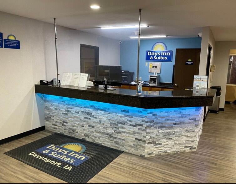 More Photos Of 3202 E Kimberly Rd, Davenport Hotel For Sale