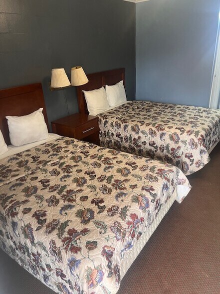 More Photos Of 281 Highway 11 and 80, Meridian Hotel For Sale