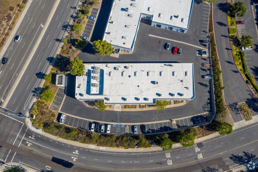 More Photos Of 10340 Camino Santa Fe, San Diego Unknown For Lease