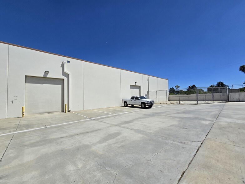 More Photos Of 620 S Magnolia Ave, Ontario Warehouse For Lease