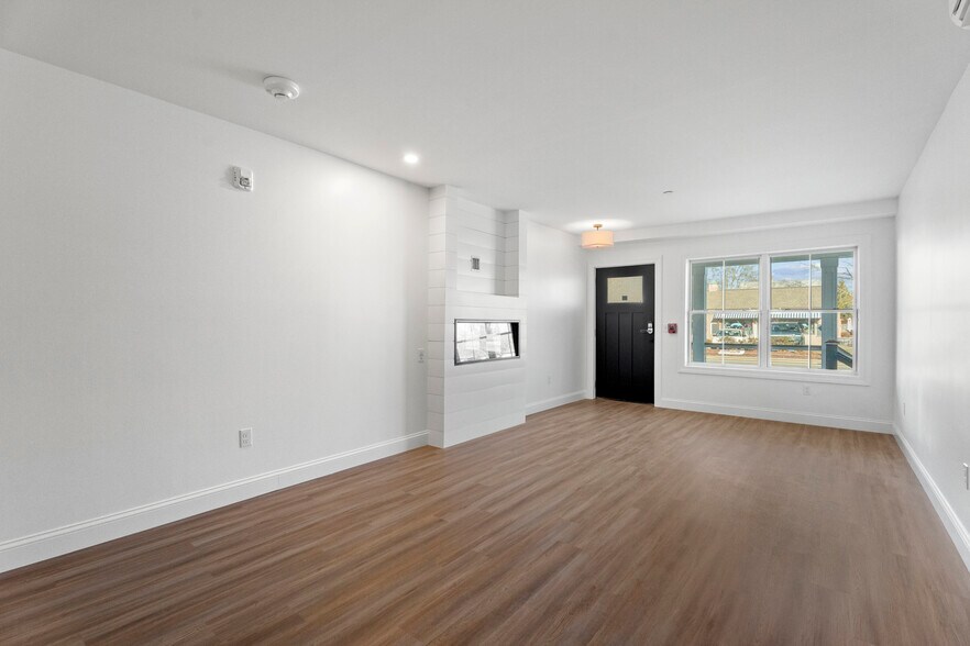 More Photos Of 44 Williams Ave, Mystic General Retail For Sale