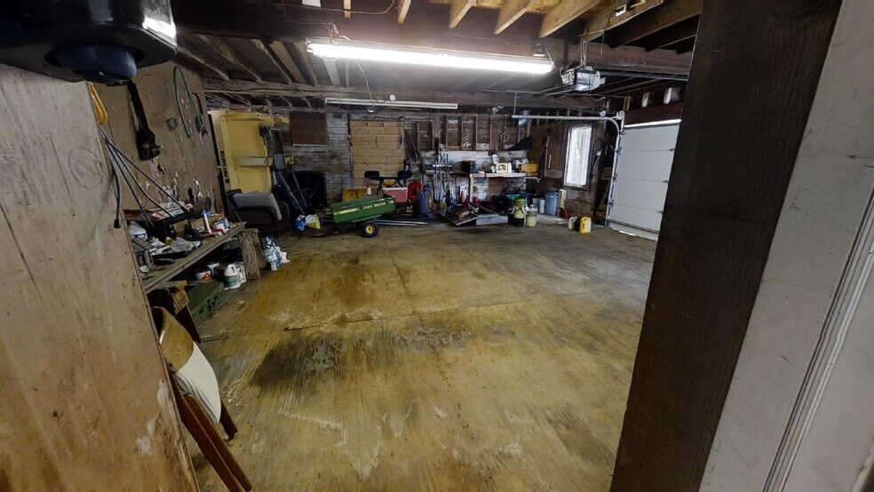 More Photos Of 763 Massachusetts Ave, Lunenburg General Retail For Sale