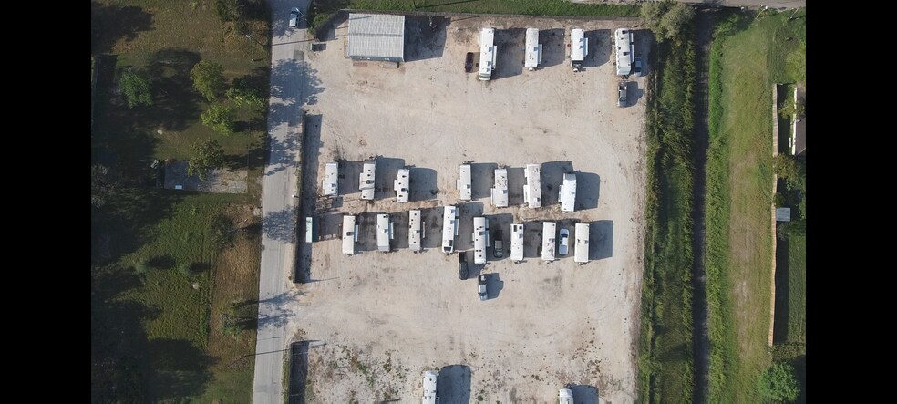 More Photos Of 500 Douglas St, Cuero Trailer Camper Park For Sale