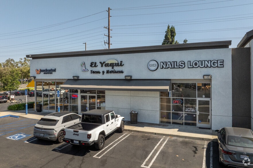 More Photos Of 1935 E 17th St, Santa Ana Storefront Retail Office For Lease