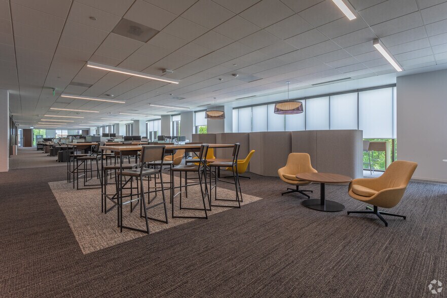 More Photos Of 65 Fairchild St, Charleston Office For Lease