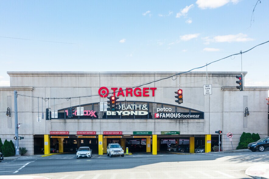 More Photos Of 500-600 E Sandford Blvd, Mount Vernon General Retail For Lease