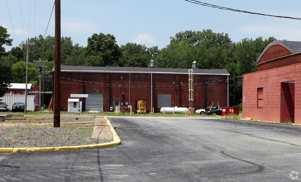 More Photos Of 519 W 2nd St, Essington Manufacturing For Sale