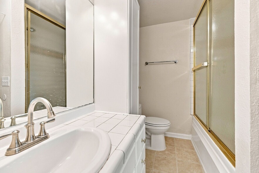 More Photos Of 1135 5th Ave, Crockett Apartments For Sale