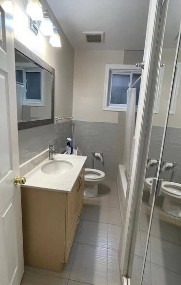 More Photos Of 467 Danforth Ave, Toronto Storefront Retail Residential For Sale