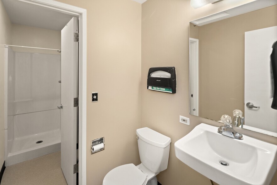 More Photos Of 19944 Ballinger Way NE, Shoreline Office For Sale