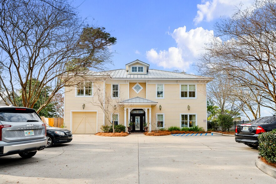 More Photos Of 202 S Mobile St, Fairhope Hospitality For Sale