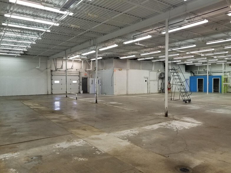 More Photos Of 1401 Ohio St, Des Moines Service For Sale