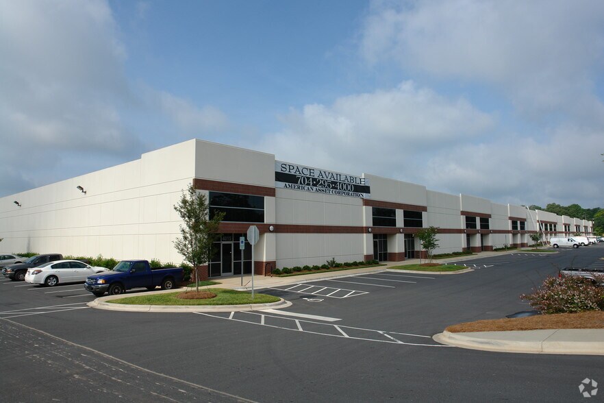 More Photos Of 4015 Shopton Rd, Charlotte Light Manufacturing For Lease