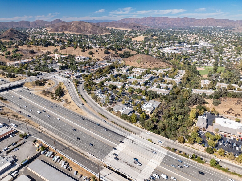 More Photos Of 29105-29125 Canwood St, Agoura Hills Restaurant For Lease