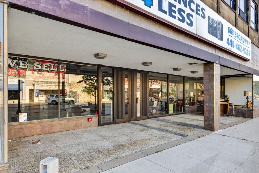 More Photos Of 668 Broadway, Lorain Storefront Retail Office For Sale